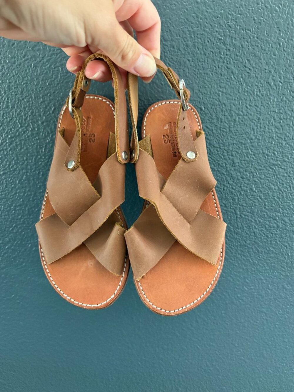 Adelisa & Co Cruz Leather sandal size 25